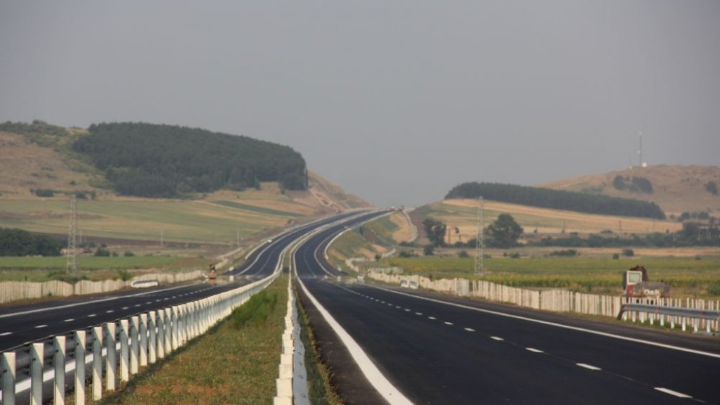 До 30 май движението от 157-ми до 162-ри км на АМ „Тракия“ в област Стара Загора ще е двупосочно в платното за София