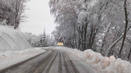 Над 700 снегопочистващи машини обработват републиканските пътища. Шофирайте разумно!