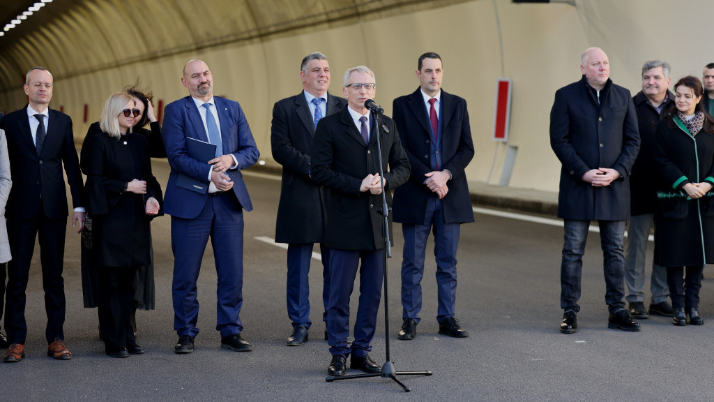 The traffic through the longest road tunnel Zheleznitsa of Struma Motorway was launched