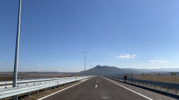 Готови са още 16,3 км от АМ „Хемус“ в посока Варна - между Буховци и Белокопитово