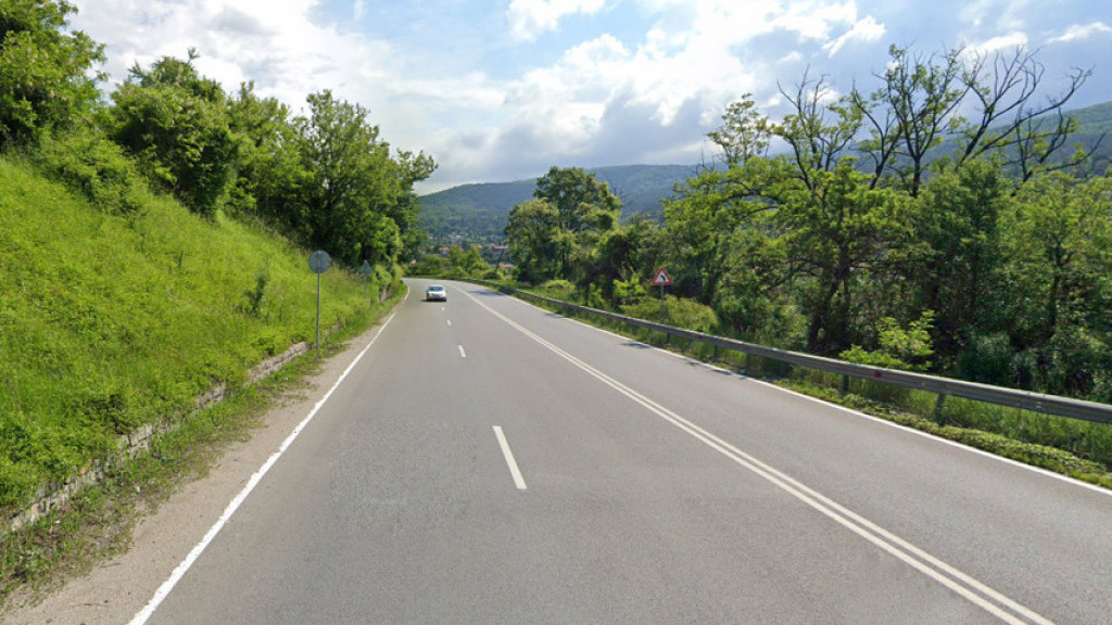 5 са отворените ценови оферти за проектиране на ремонта на 8 км от Подбалканския път в област Пловдив