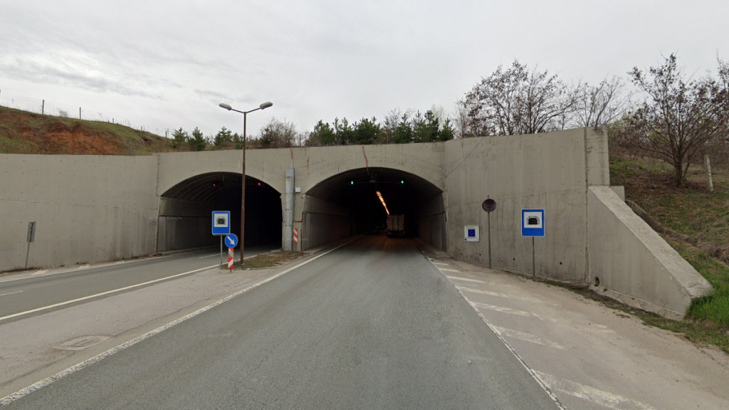 От днес се ограничава движението в тръбата за София на тунел „Мало Бучино“ на АМ „Струма“