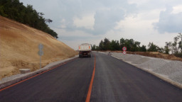 Днес се възстановява движението по път I-1 (Е-79) край монтанското село Долна Вереница